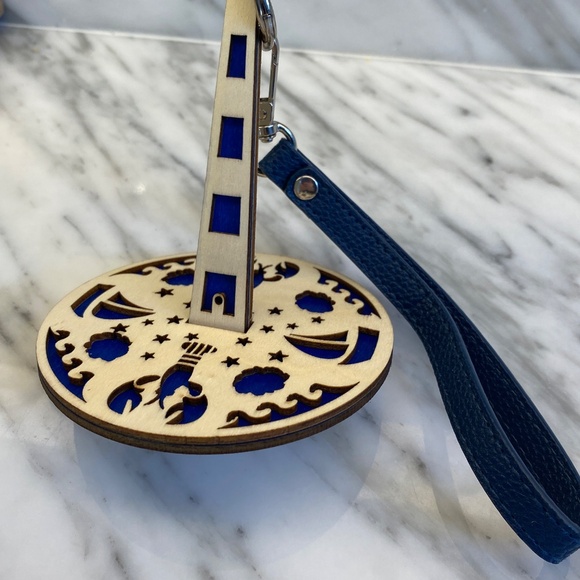 Wrist Yarn Holder: Lobster Sea Ocean Design Wood Crochet Knitting Carousel  Spin - Picture 4 of 4